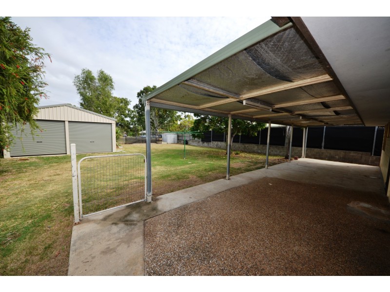 12 Deakin Close, Gracemere QLD 4702