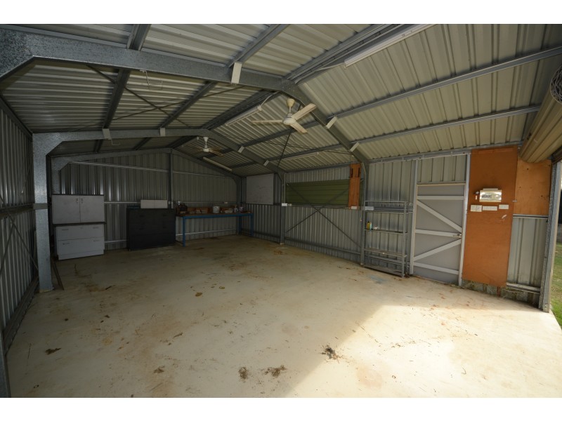 12 Deakin Close, Gracemere QLD 4702