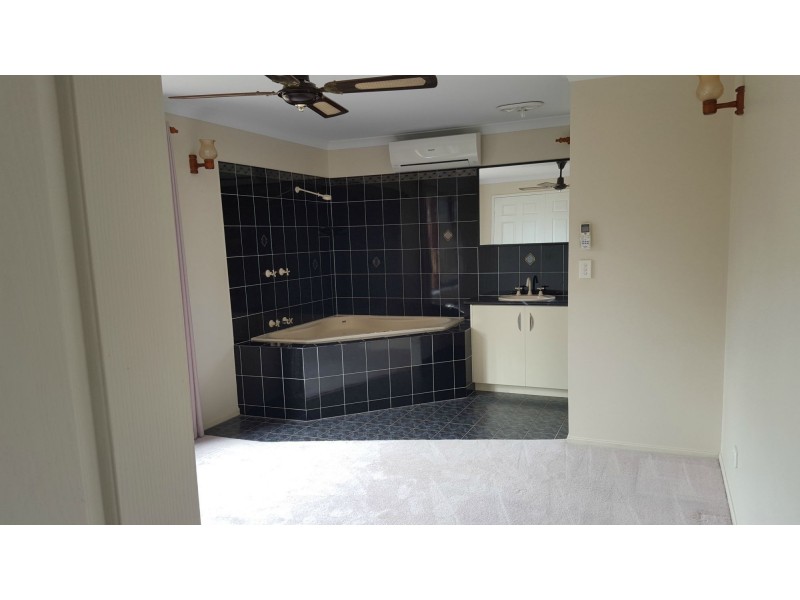 60 McLaughlin Street, Gracemere QLD 4702