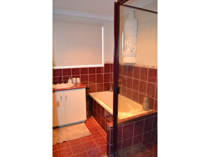 60 McLaughlin Street, Gracemere QLD 4702