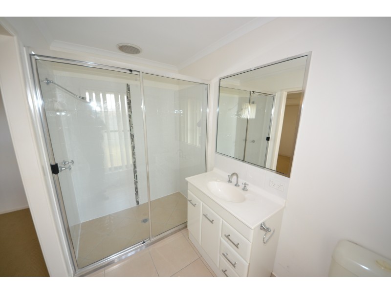 8 Koolamarra Drive, Gracemere QLD 4702