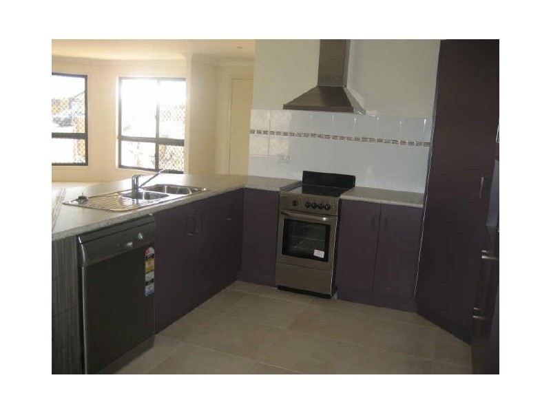 16 Joseph St, Gracemere QLD 4702