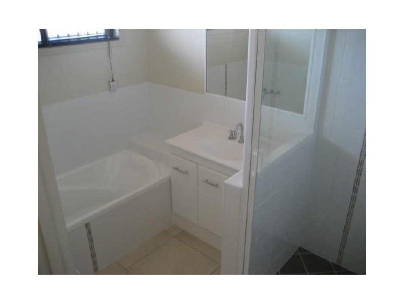 16 Joseph St, Gracemere QLD 4702