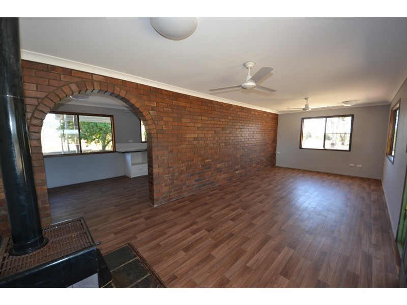 45 Smith Rd, Stanwell QLD 4702