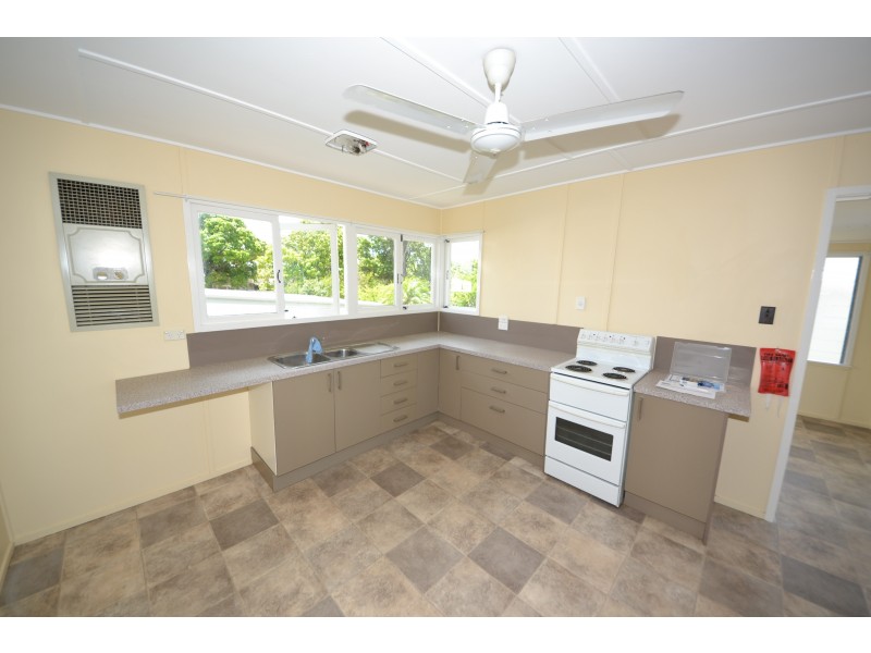 66 Alexandra Street, Park Avenue QLD 4701