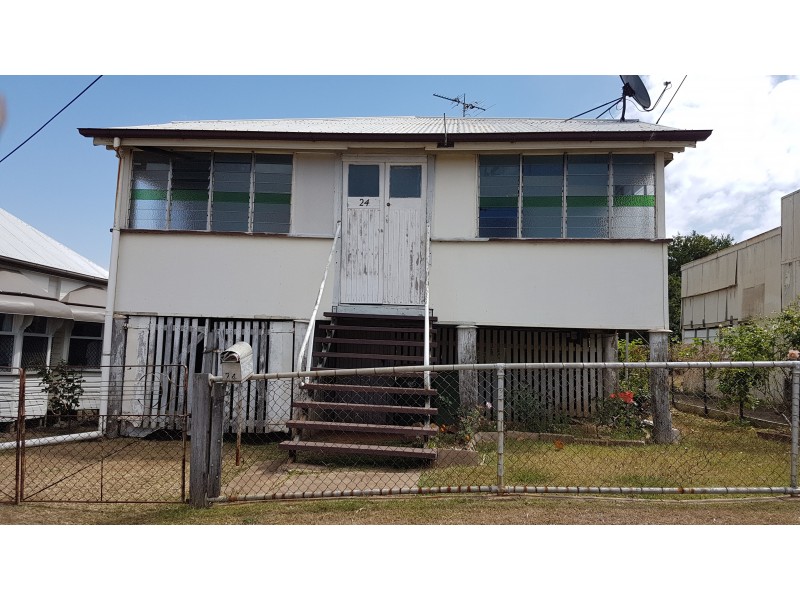 24 Central St South, Mount Morgan QLD 4714
