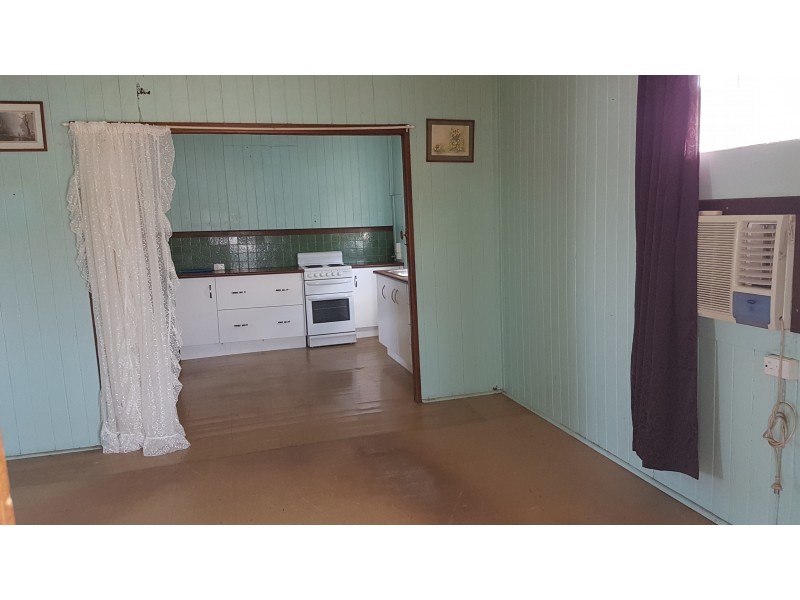 24 Central St South, Mount Morgan QLD 4714