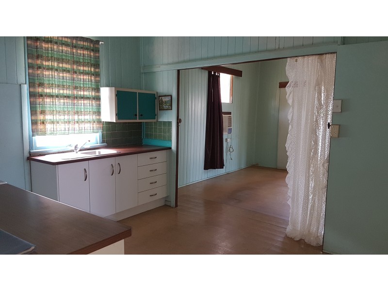 24 Central St South, Mount Morgan QLD 4714