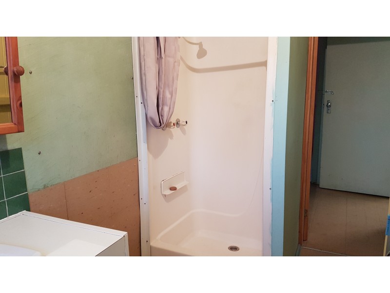 24 Central St South, Mount Morgan QLD 4714