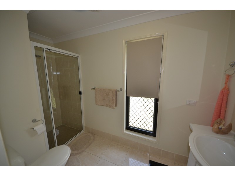 5 Bass Lane, Gracemere QLD 4702