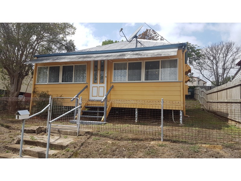 8 River Street, Mount Morgan QLD 4714