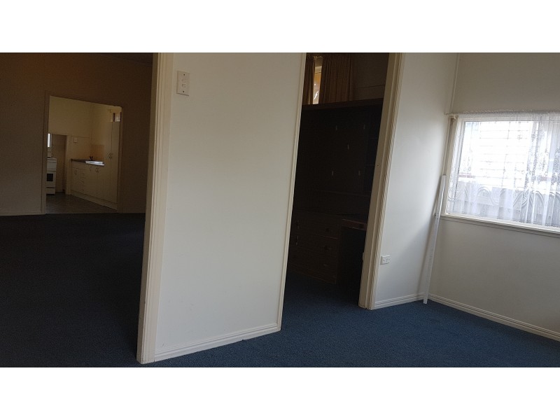 8 River Street, Mount Morgan QLD 4714