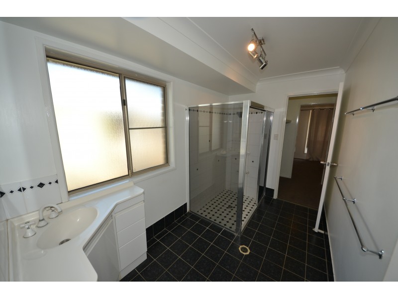 20 Hicks Close, Gracemere QLD 4702