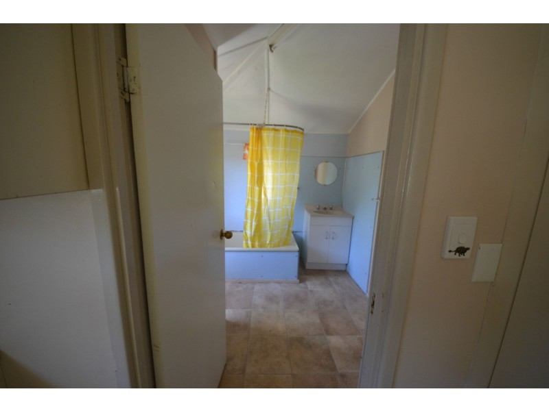 39 Darcy Street, Mount Morgan QLD 4714