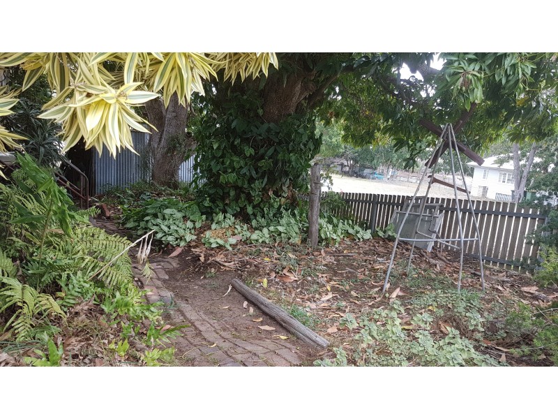 70 Darcy St, Mount Morgan QLD 4714
