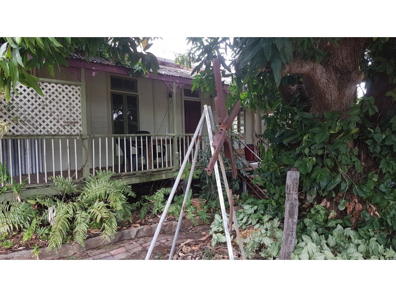 70 Darcy St, Mount Morgan QLD 4714