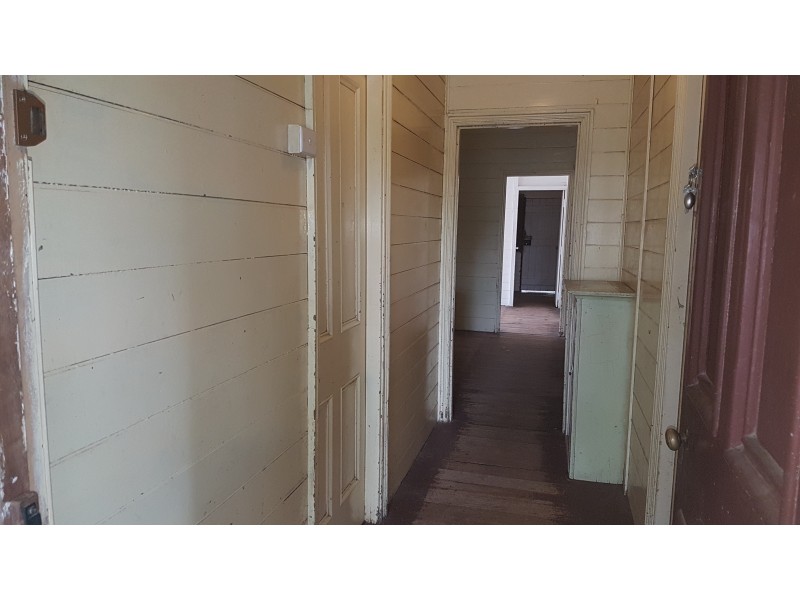70 Darcy St, Mount Morgan QLD 4714