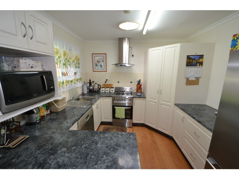 11 Perriman St, Gracemere QLD 4702