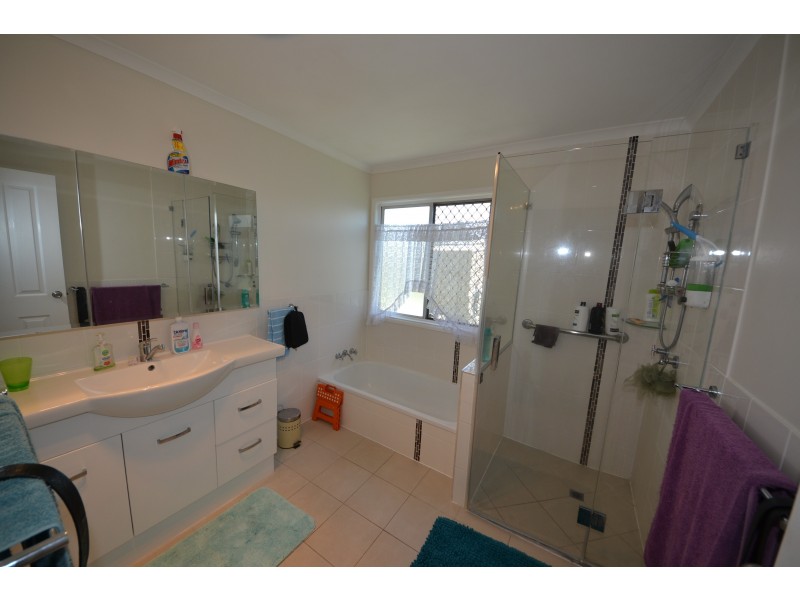 11 Perriman St, Gracemere QLD 4702