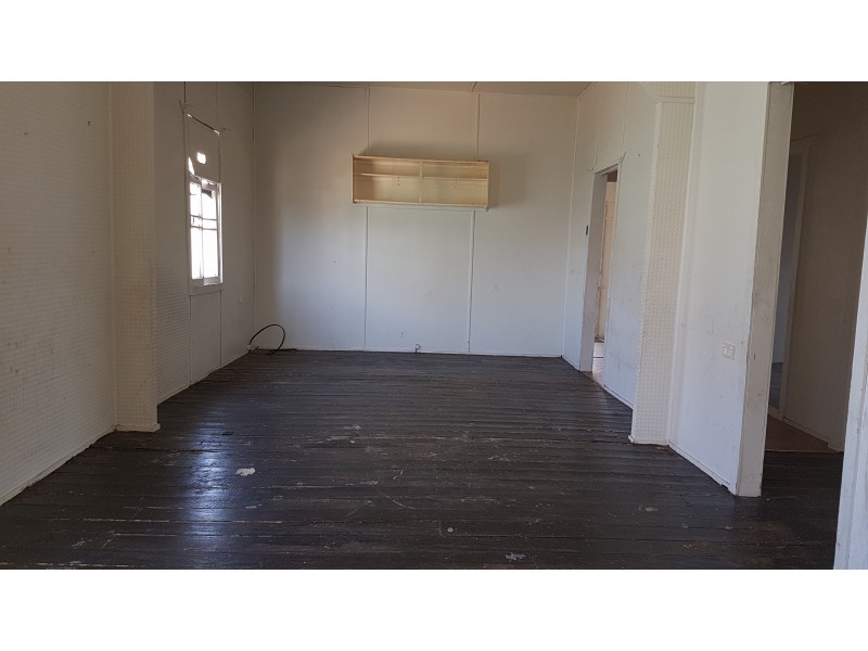 42 Darcy St, Mount Morgan QLD 4714