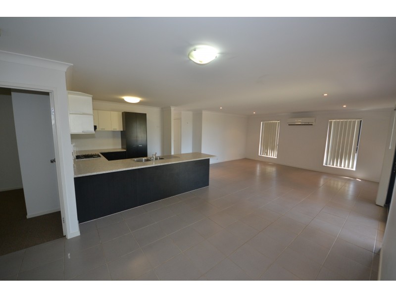 8 Violet Dr, Gracemere QLD 4702