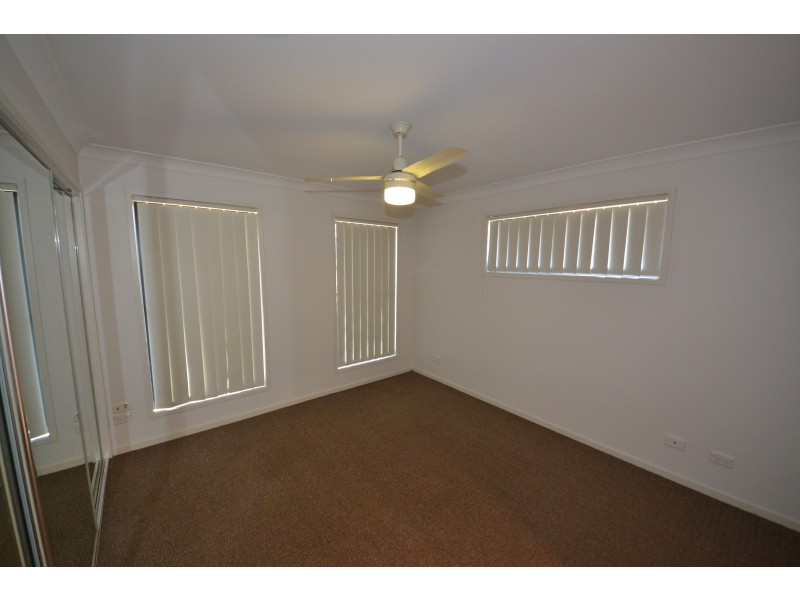 8 Violet Dr, Gracemere QLD 4702