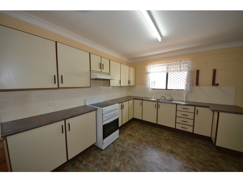 10 Fenwick St, Gracemere QLD 4702