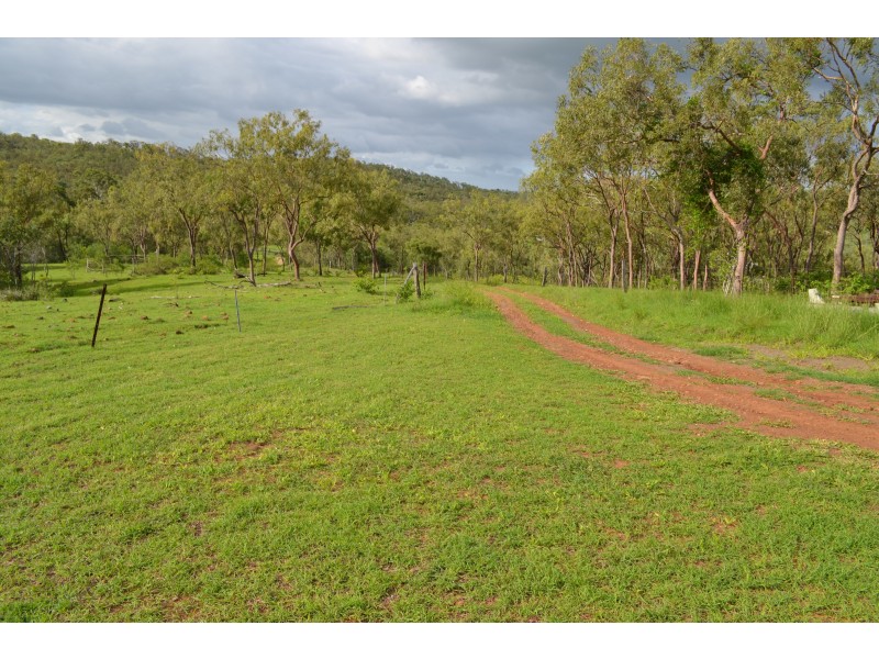 307 Stanwell-waroula Rd, Stanwell QLD 4702