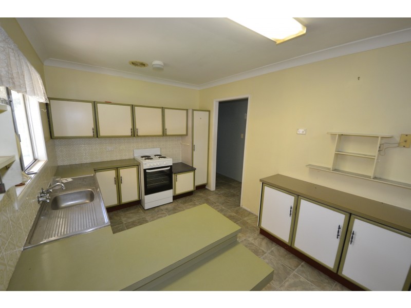 1 Hardy Avenue, Park Avenue QLD 4701