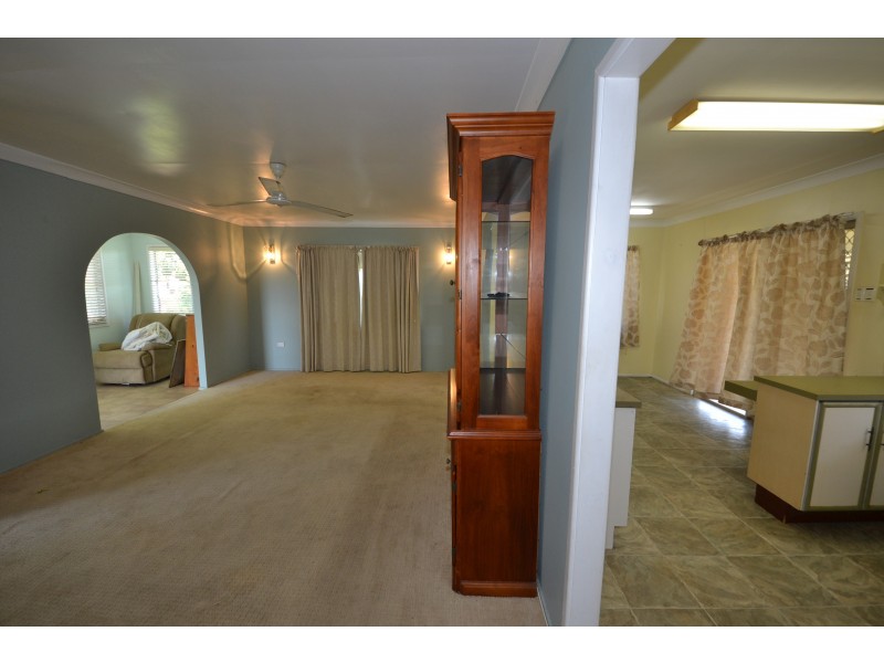 1 Hardy Avenue, Park Avenue QLD 4701