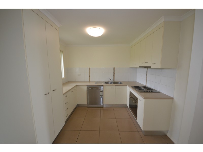 8 Corella Dr, Gracemere QLD 4702