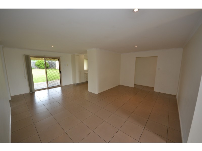 8 Corella Dr, Gracemere QLD 4702