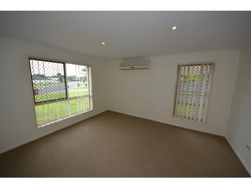 8 Corella Dr, Gracemere QLD 4702
