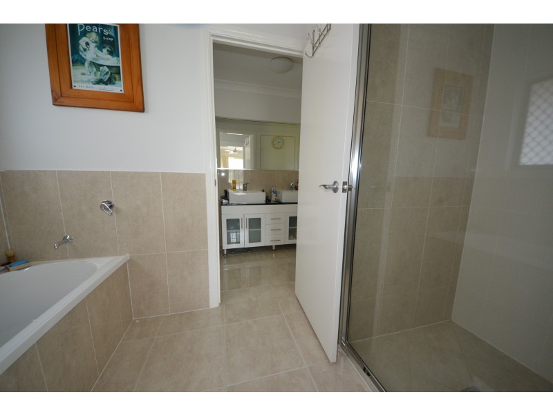 55 Burke And Wills Dr, Gracemere QLD 4702