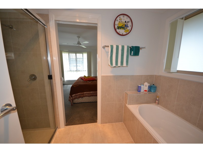 55 Burke And Wills Dr, Gracemere QLD 4702