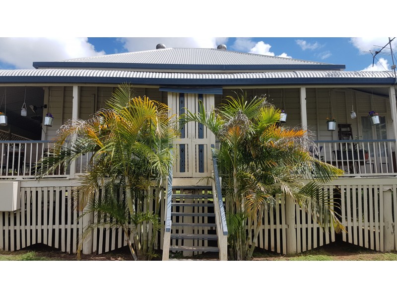 14 Grey St, Walterhall QLD 4714