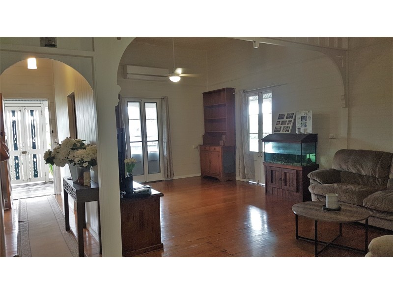 14 Grey St, Walterhall QLD 4714