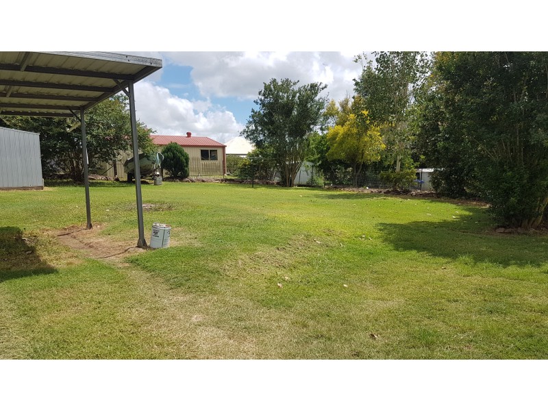 14 Grey St, Walterhall QLD 4714