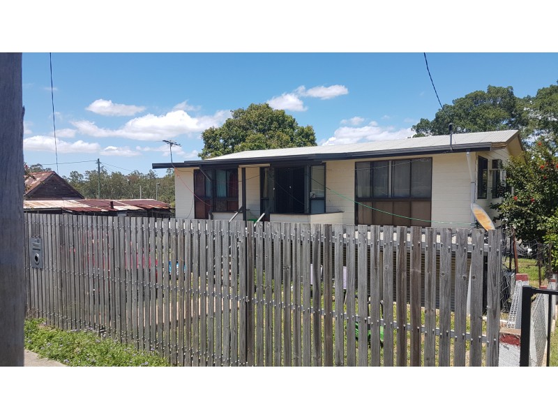 86 James St, Mount Morgan QLD 4714