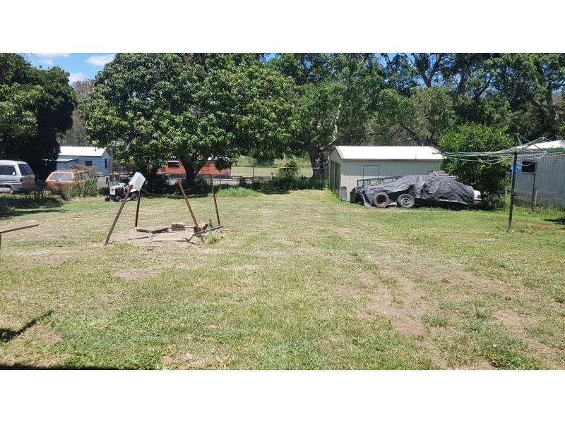 86 James St, Mount Morgan QLD 4714