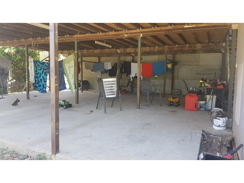 86 James St, Mount Morgan QLD 4714
