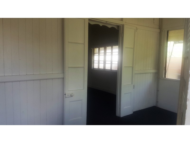 54 James St, Mount Morgan QLD 4714