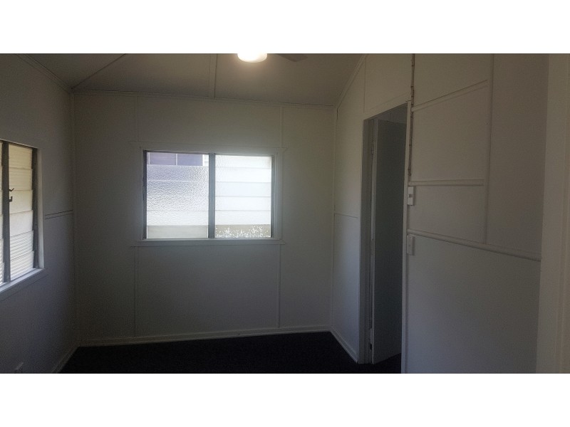 54 James St, Mount Morgan QLD 4714