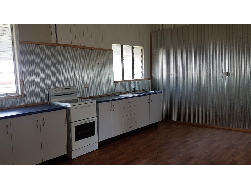 54 James St, Mount Morgan QLD 4714
