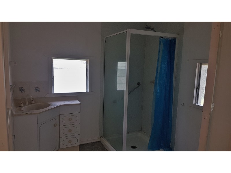 54 James St, Mount Morgan QLD 4714