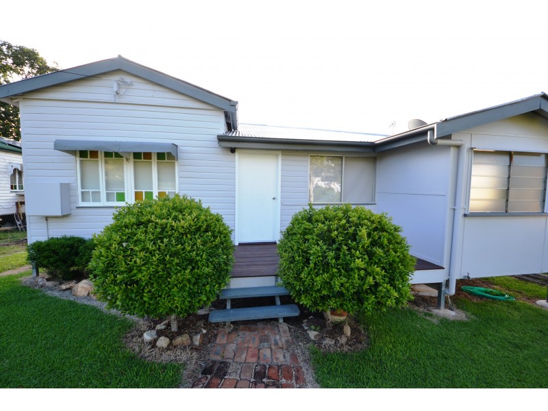 10 James St, Mount Morgan QLD 4714