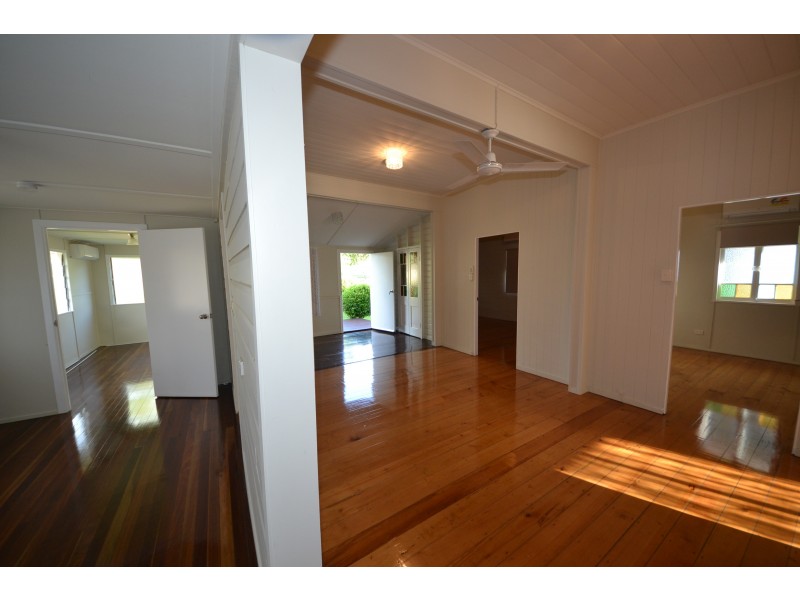 10 James St, Mount Morgan QLD 4714