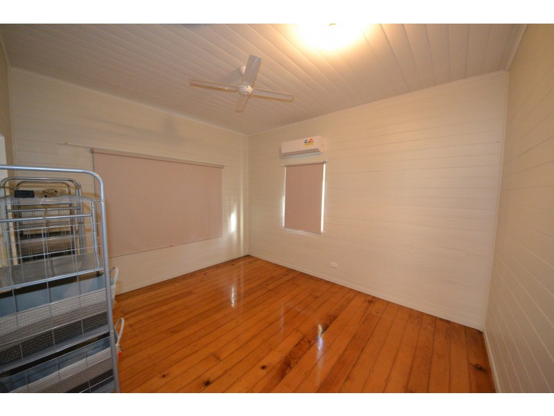 10 James St, Mount Morgan QLD 4714