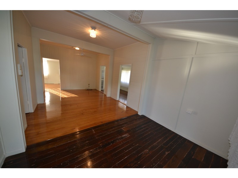 10 James St, Mount Morgan QLD 4714