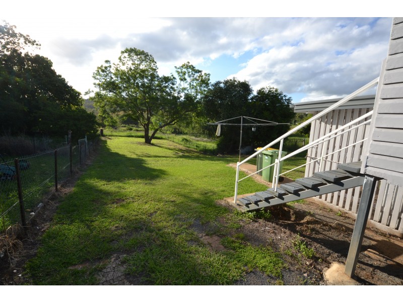 10 James St, Mount Morgan QLD 4714